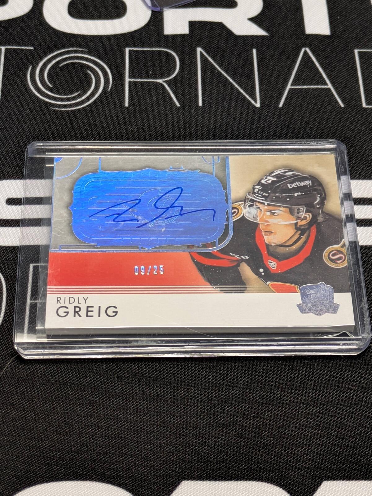 2023-24 Upper Deck The Cup Ridly Greig Rookie Rink Gallery Auto /25 Senators